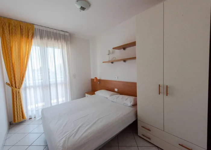 Modern With Seaview Large Balcony Бібіоне