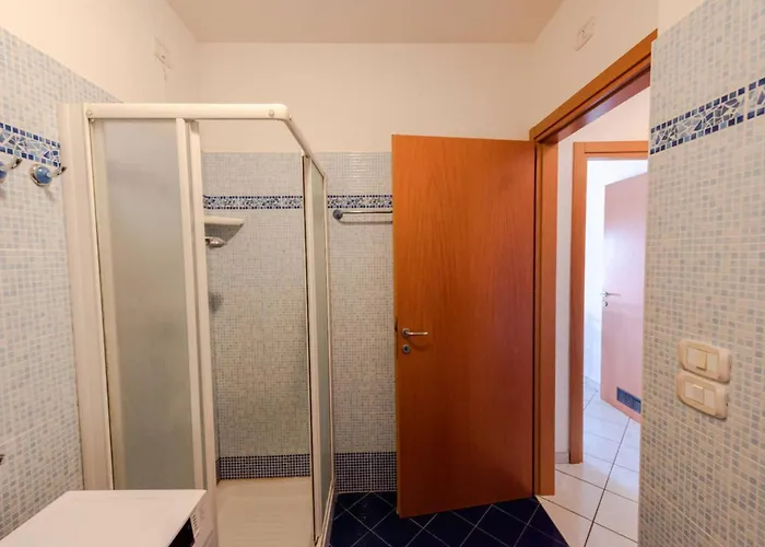 Modern With Seaview Large Balcony Бібіоне